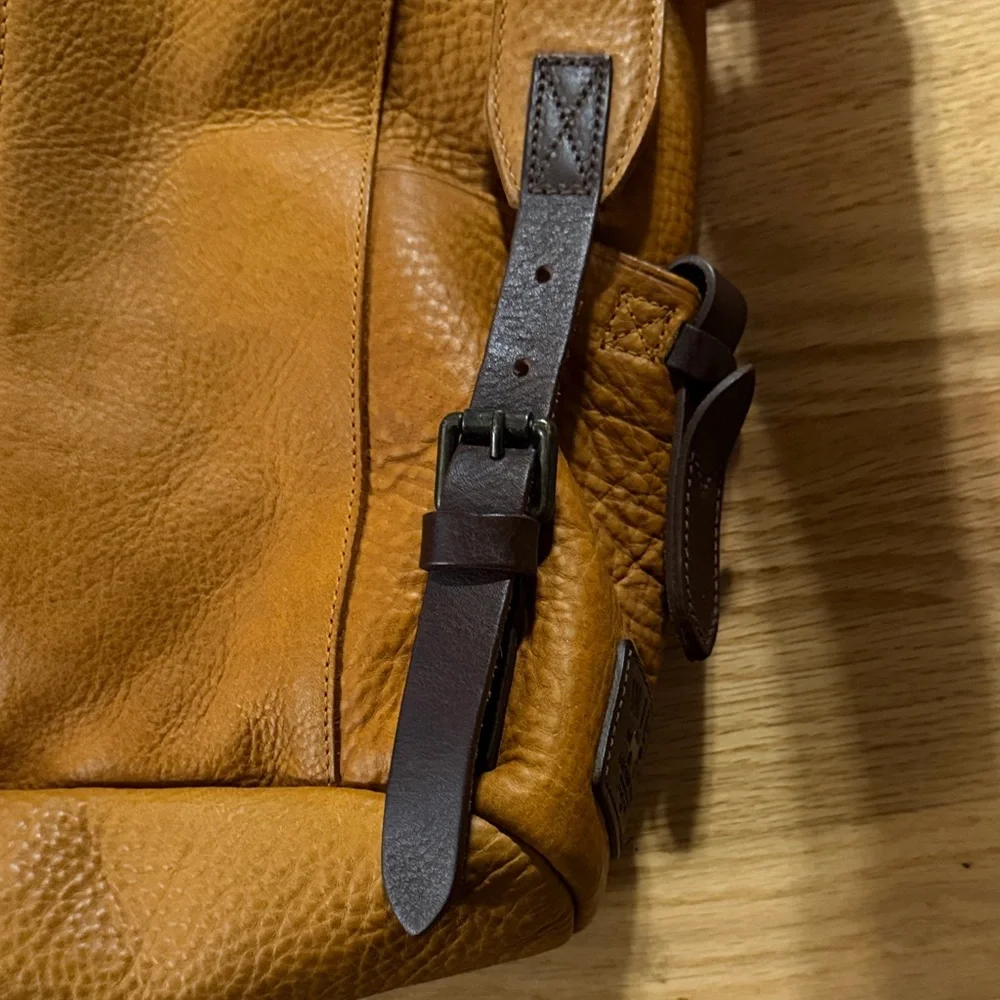 Rainier Tan Genuine Leather Backpack - Picture 3 of 6